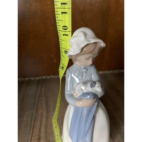 Girl Holding Puppy Figurine NAO Hand Made in Spain By LLadro - Picture 8 of 8